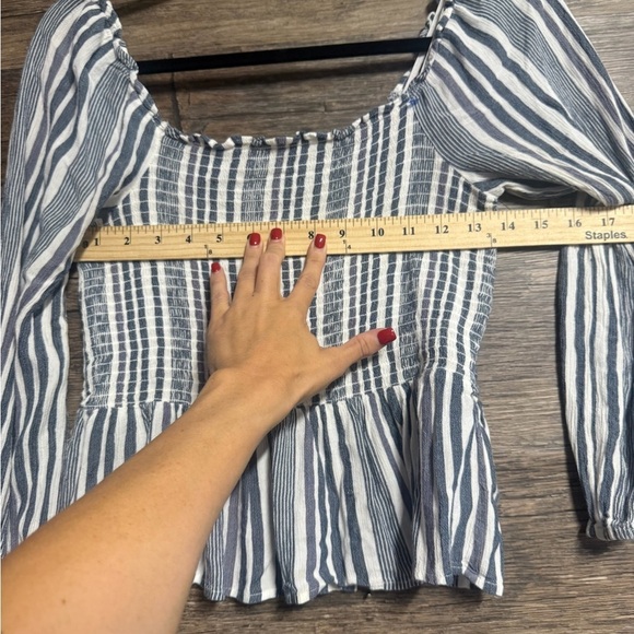 American Eagle Outfitters Striped Blue White Long Sleeve Crop Top - Picture 5 of 6